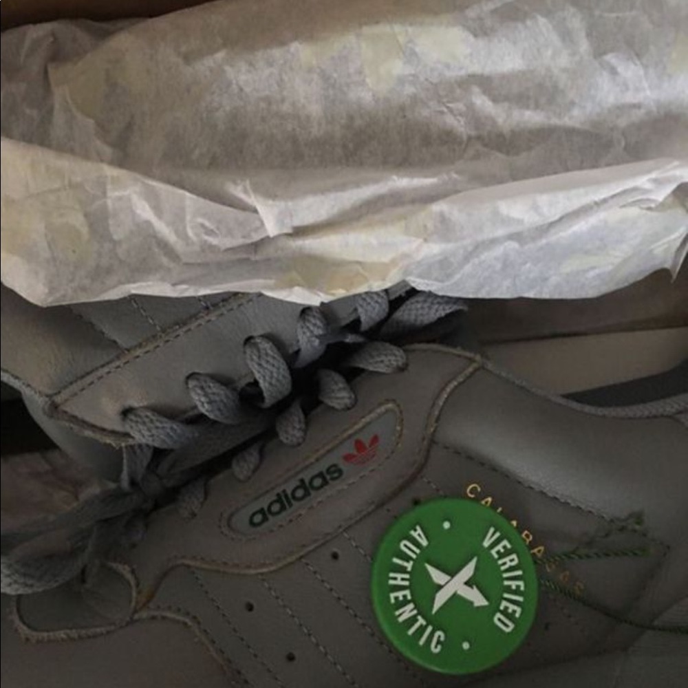 Yeezy calabasas Authentic sneakers